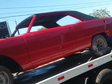 D_NQ_NP_2X_763144-MLB25921628588_082017-F-dodge-charger-rt-1977-v8-entrego-pintado-e-dock-em-dia
