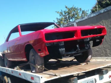 D_NQ_NP_2X_857969-MLB25921626848_082017-F-dodge-charger-rt-1977-v8-entrego-pintado-e-dock-em-dia