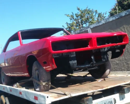 D_NQ_NP_2X_857969-MLB25921626848_082017-F-dodge-charger-rt-1977-v8-entrego-pintado-e-dock-em-dia
