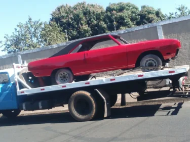 D_NQ_NP_2X_883455-MLB25921628578_082017-F-dodge-charger-rt-1977-v8-entrego-pintado-e-dock-em-dia