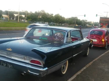 D_NQ_NP_2X_901788-MLB29055378437_122018-F-ford-galaxie-1960-4-portas-sem-coluna-docks-ok-no-skyliner