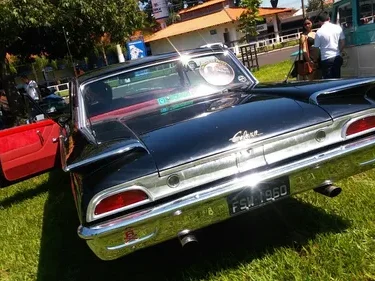 D_NQ_NP_802602-MLB29055378436_122018-O-ford-galaxie-1960-4-portas-sem-coluna-docks-ok-no-skyliner
