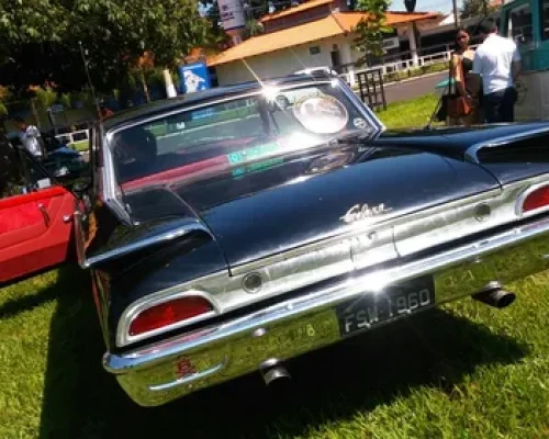 D_NQ_NP_802602-MLB29055378436_122018-O-ford-galaxie-1960-4-portas-sem-coluna-docks-ok-no-skyliner