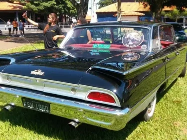 D_NQ_NP_847421-MLB29055386362_122018-O-ford-galaxie-1960-4-portas-sem-coluna-docks-ok-no-skyliner