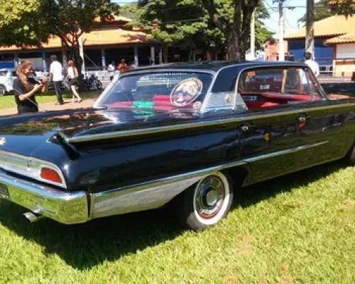 D_NQ_NP_922895-MLB29055390825_122018-O-ford-galaxie-1960-4-portas-sem-coluna-docks-ok-no-skyliner